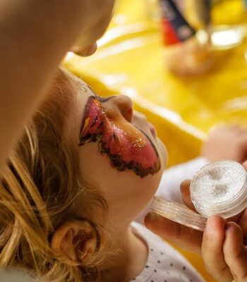 face-painting-1713769_960_720.jpg